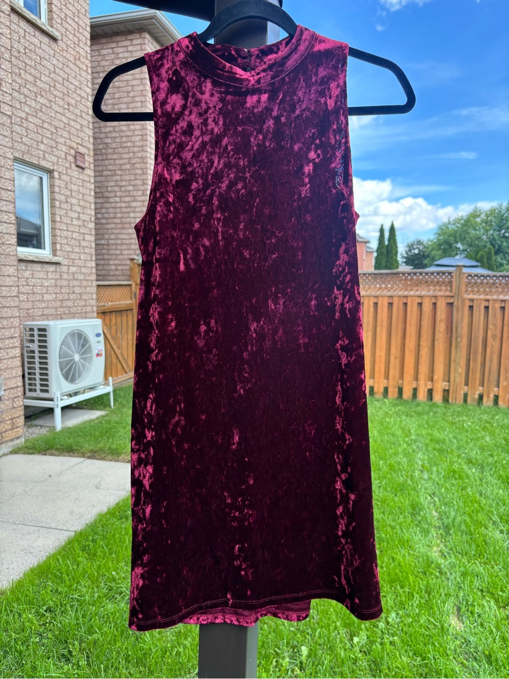 Forever 21 Crushed Velvet Sleeveless Dress in Burgundy
